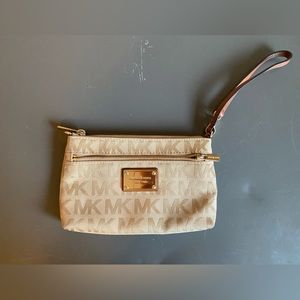 Michael Kors Jet Set Wrislet